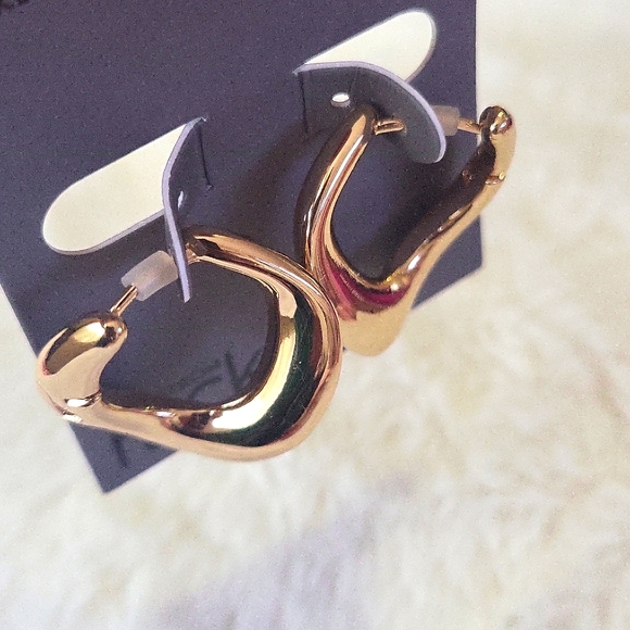 Gold Hoop Earrings - Picture 3 of 4